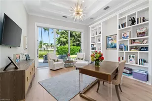 385 Colony Dr, Naples, FL 34108 - Photo 29