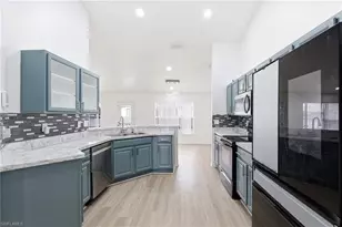 2009 NE 13th Pl, Cape Coral, FL 33909 - Photo 5
