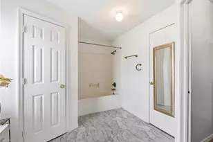 2009 NE 13th Pl, Cape Coral, FL 33909 - Photo 17