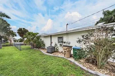 5125 York Ct, Cape Coral, FL 33904 - Photo 17