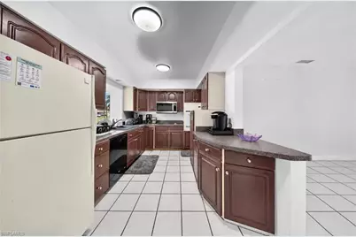 5125 York Ct, Cape Coral, FL 33904 - Photo 29
