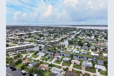 5125 York Ct, Cape Coral, FL 33904 - Photo 7