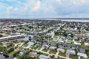 5125 York Ct, Cape Coral, FL 33904 - Photo 7