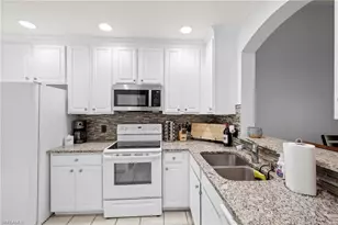 7715 Woodbrook Cir, Naples, FL 34104 - Photo 7