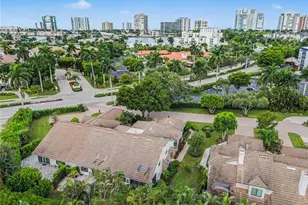 579 Park Shore Dr W, Naples, FL 34103 - Photo 37
