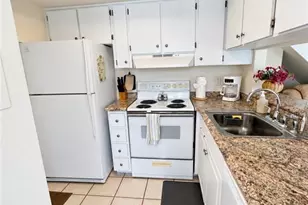 5840 Vancouver Cir, Fort Myers, FL 33907 - Photo 11
