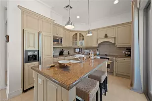380 10th St S, Naples, FL 34102 - Photo 13