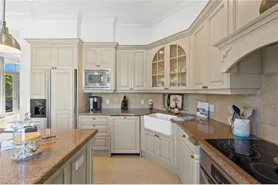 380 10th St S #202, Naples, FL 34102 - Photo 15