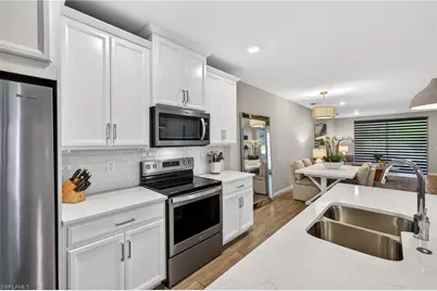 14567 Edgewater Cir, Naples, FL 34114 - Photo 9
