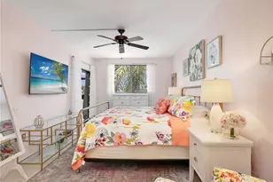 801 River Point Dr, Naples, FL 34102 - Photo 11