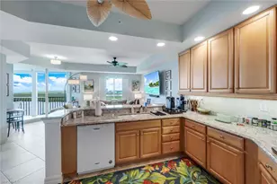 295 Grande Way, Naples, FL 34110 - Photo 7