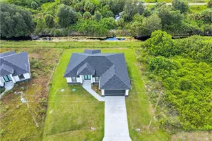532 Lone Star Ln, Lehigh Acres, FL 33974 - Photo 5