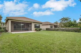 2862 Cinnamon Bay Cir, Naples, FL 34119 - Photo 23
