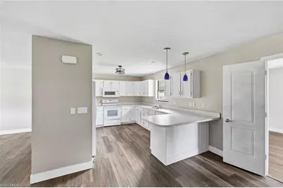112 NE 10th Ave, Cape Coral, FL 33909 - Photo 15