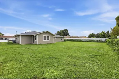 112 NE 10th Ave, Cape Coral, FL 33909 - Photo 35