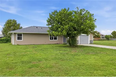 112 NE 10th Ave, Cape Coral, FL 33909 - Photo 3