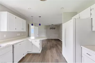 112 NE 10th Ave, Cape Coral, FL 33909 - Photo 17