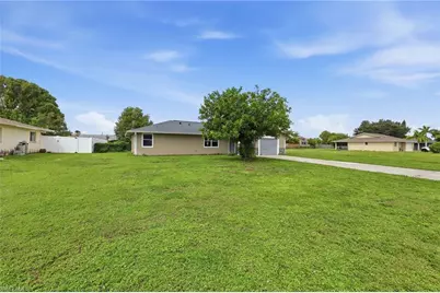 112 NE 10th Ave, Cape Coral, FL 33909 - Photo 9