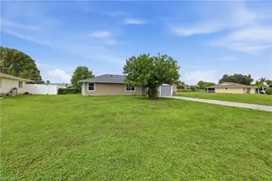 112 NE 10th Ave, Cape Coral, FL 33909 - Photo 9