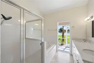 6635 Vancouver Ln, Naples, FL 34104 - Photo 11
