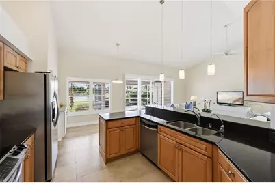 6635 Vancouver Ln, Naples, FL 34104 - Photo 9