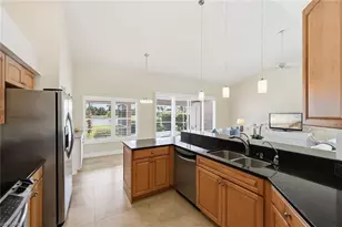 6635 Vancouver Ln, Naples, FL 34104 - Photo 9