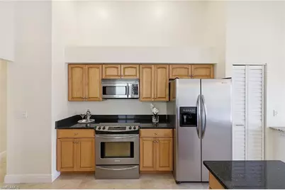 6635 Vancouver Ln, Naples, FL 34104 - Photo 5