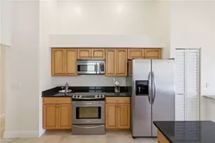 6635 Vancouver Ln, Naples, FL 34104 - Photo 5