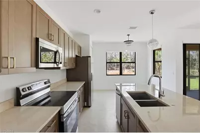 2167 Della Dr, Naples, FL 34117 - Photo 9