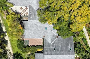 1325 Solana Rd, Naples, FL 34103 - Photo 29