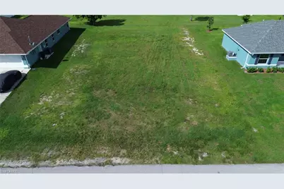 2045 NE 24th Ter, Cape Coral, FL 33909 - Photo 5