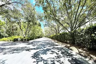 985 Tarpon Cove Dr, Naples, FL 34110 - Photo 23