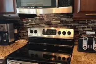 6585 Nicholas Blvd, Naples, FL 34108 - Photo 5