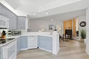 410 Bayfront Pl, Naples, FL 34102 - Photo 5
