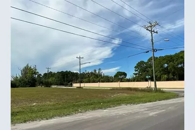 800 Vogiantzis Pkwy, Cape Coral, FL 33909 - Photo 3