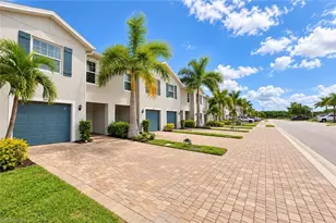 15449 Wildflower Cir, Naples, FL 34119 - Photo 3