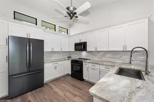 2166 Anchorage Ln, Naples, FL 34104 - Photo 11