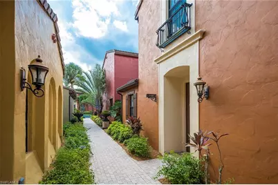 9161 Chula Vista St #135-2, Naples, FL 34113 - Photo 3