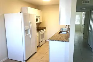 4621 Bayshore Dr, Naples, FL 34112 - Photo 5