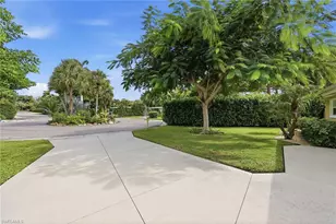 1390 Delmar Ln, Naples, FL 34104 - Photo 7