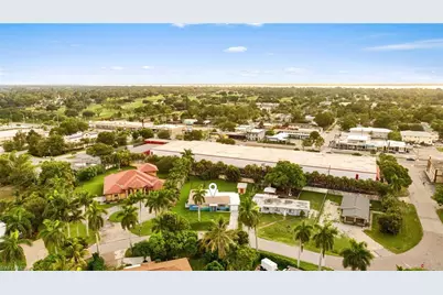 2055 Maravilla Cir, Fort Myers, FL 33901 - Photo 45