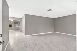 2055 Maravilla Cir, Fort Myers, FL 33901 - Photo 5