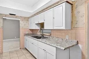2055 Maravilla Cir, Fort Myers, FL 33901 - Photo 13