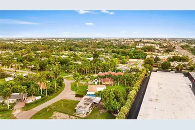 2055 Maravilla Cir, Fort Myers, FL 33901 - Photo 43