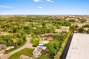 2055 Maravilla Cir, Fort Myers, FL 33901 - Photo 43