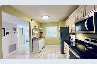 7824 Emerald Cir #104, Naples, FL 34109 - Photo 11
