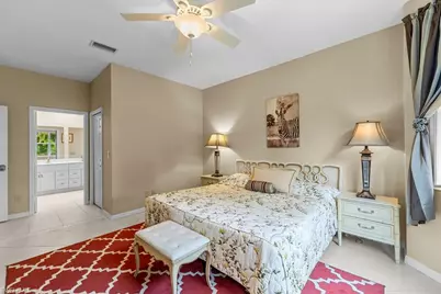 689 Crossfield Cir, Naples, FL 34104 - Photo 33