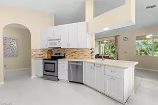 689 Crossfield Cir, Naples, FL 34104 - Photo 7
