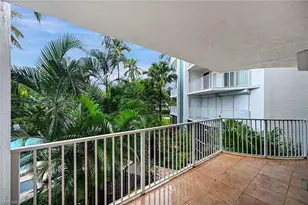 1300 Gulf Shore Blvd N, Naples, FL 34102 - Photo 23