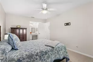 27 NE 9th Pl, Cape Coral, FL 33909 - Photo 23